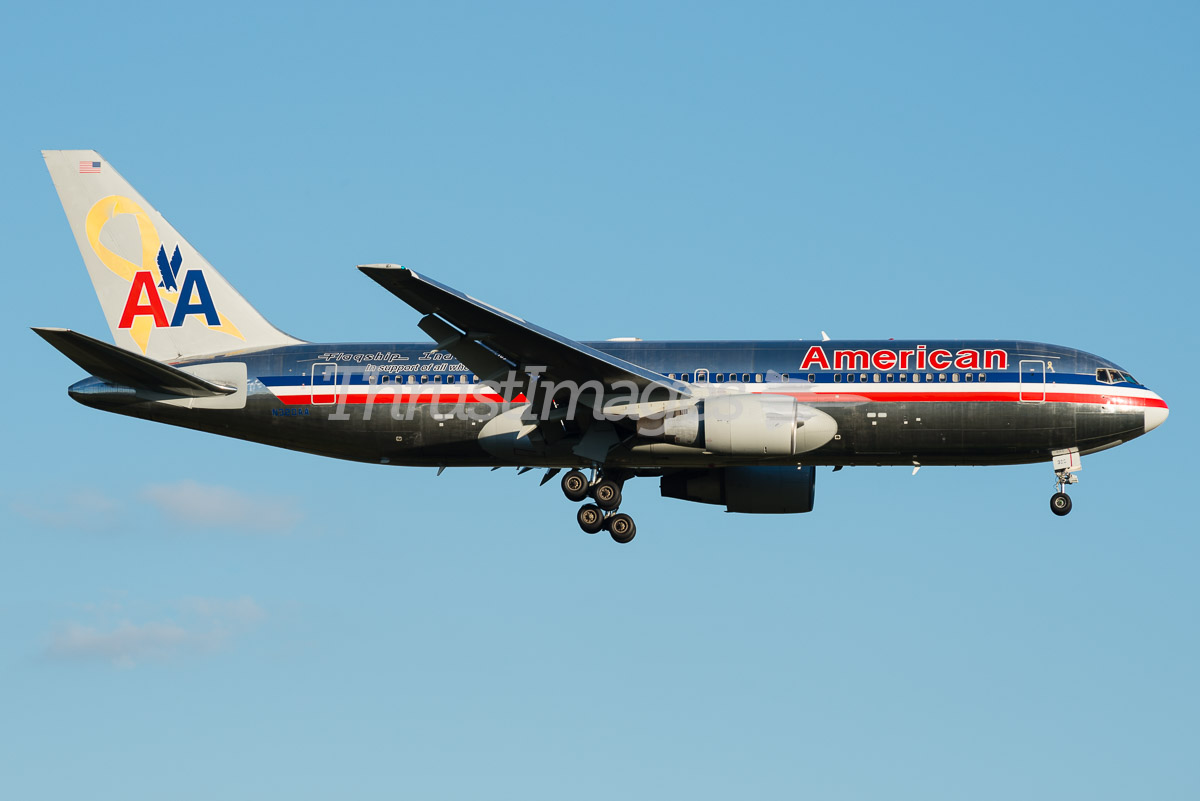 Boeing 767-223/ER N320AA (cn 22321/130) "Flagship Independence -